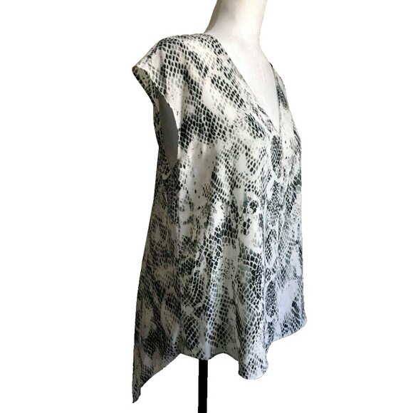 RACHEL ROY Sleeveless Blouse Snakeskin Print Size Small Asymmetrical Hem - Picture 3 of 6